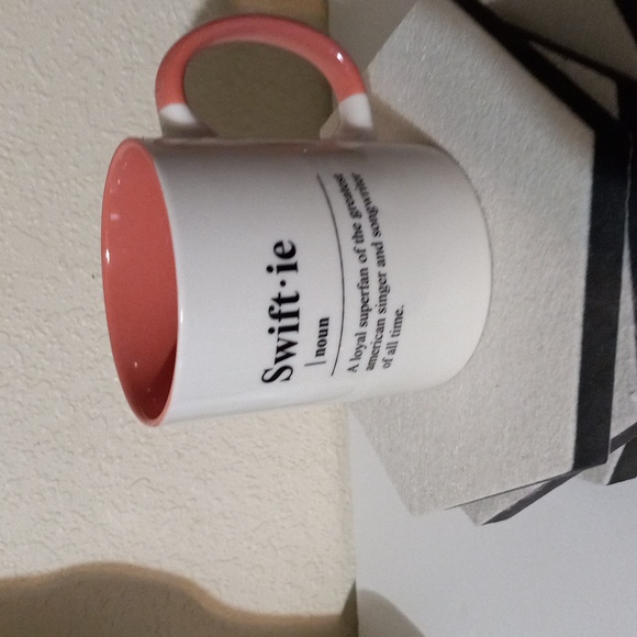 Taylor Swift Coffee Mug - Picture 2 of 2